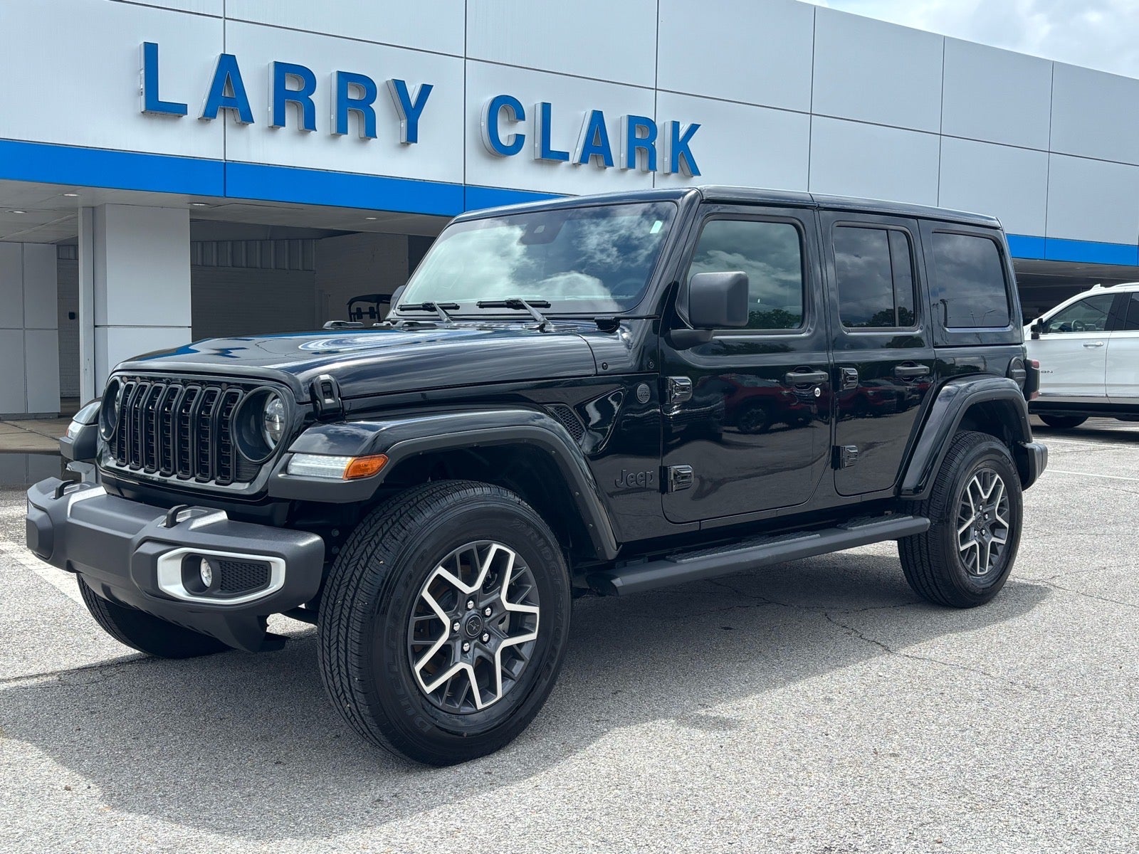 2025 Jeep Wrangler Sahara's photo