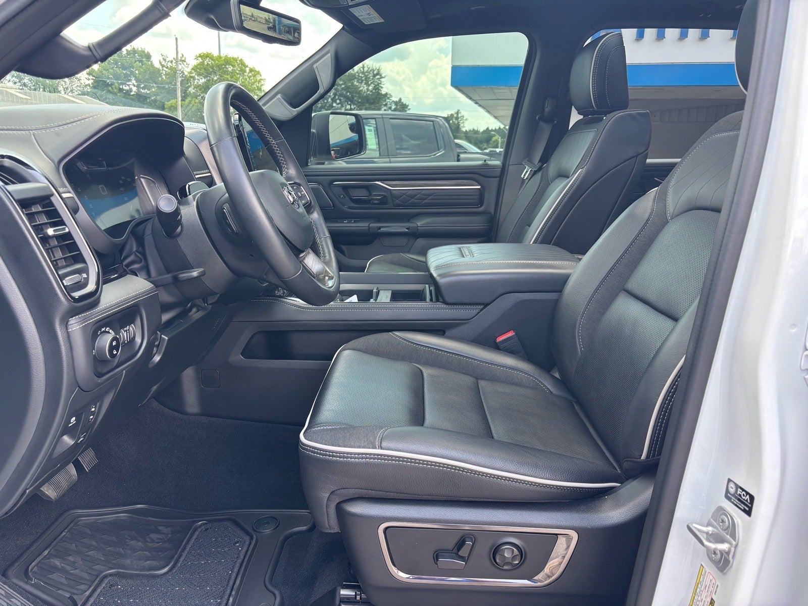 2025 RAM 1500 Limited Crew Cab 4x4 5'7" Box