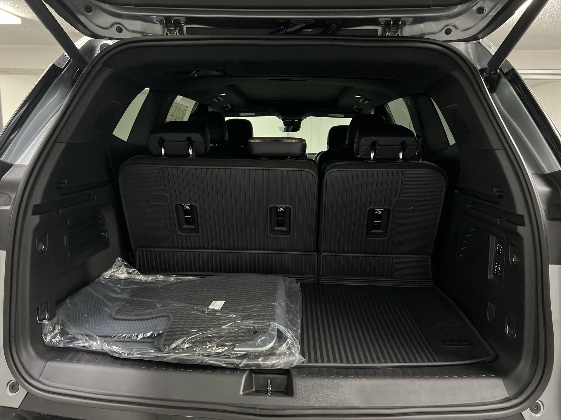 2026 GMC Acadia Denali Ultimate - Photo 43