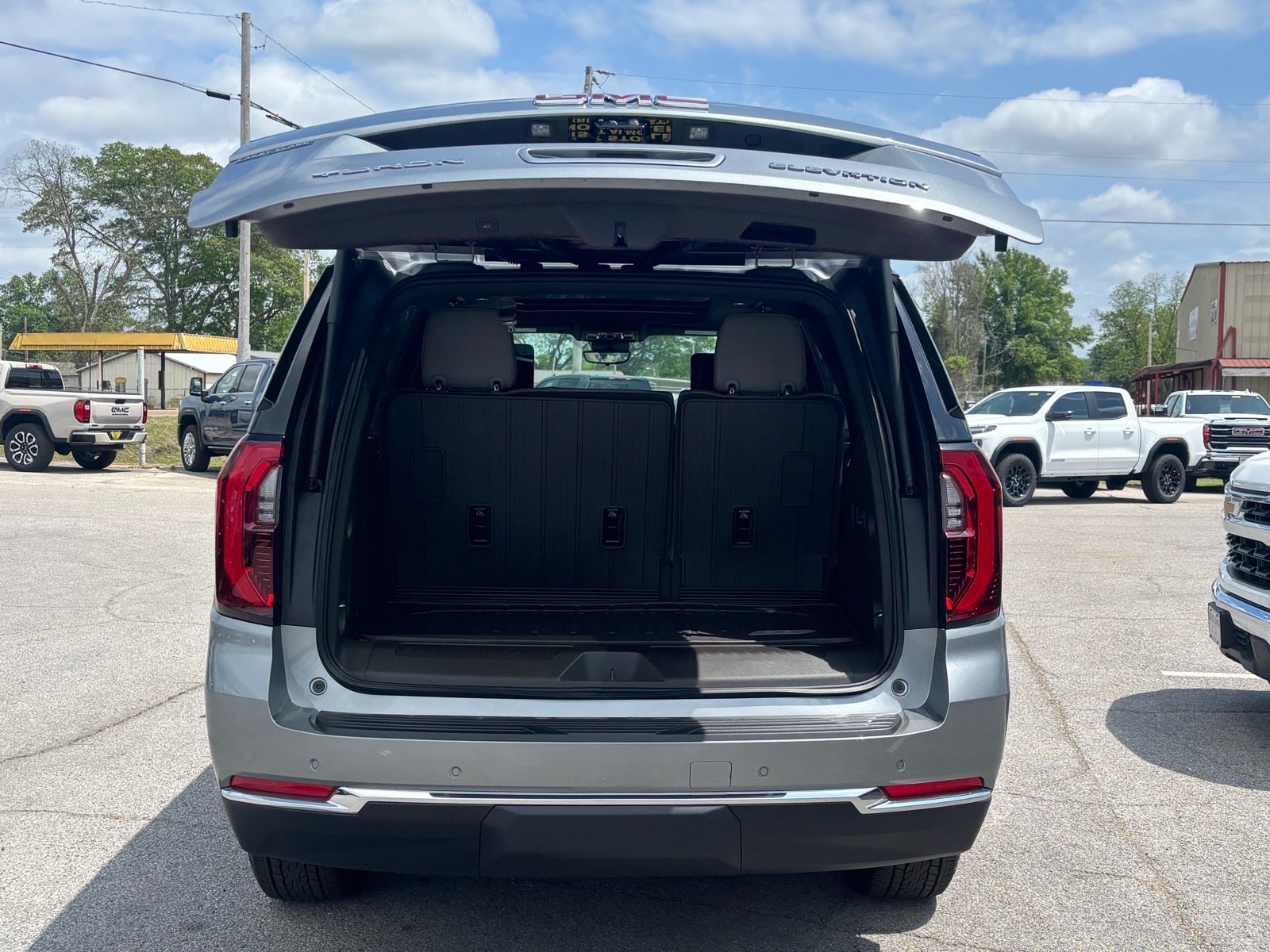 2026 GMC Yukon Elevation