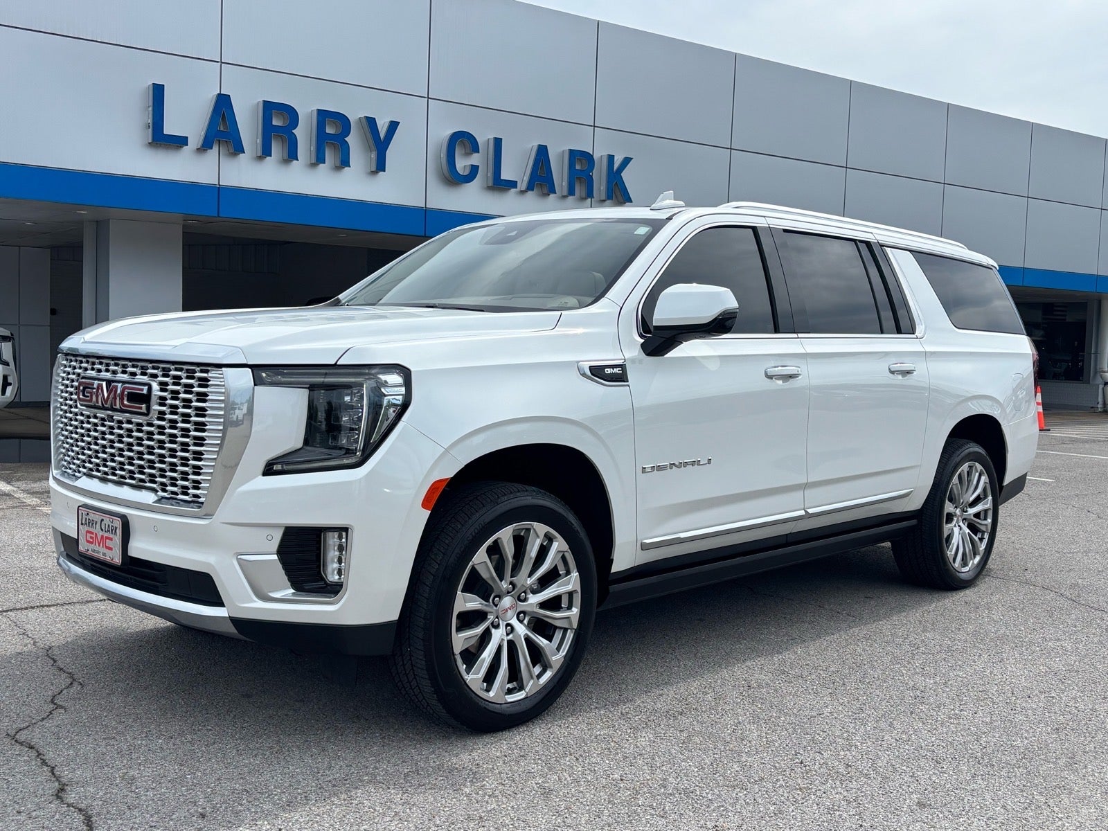 2024 GMC Yukon Denali 2WD's photo