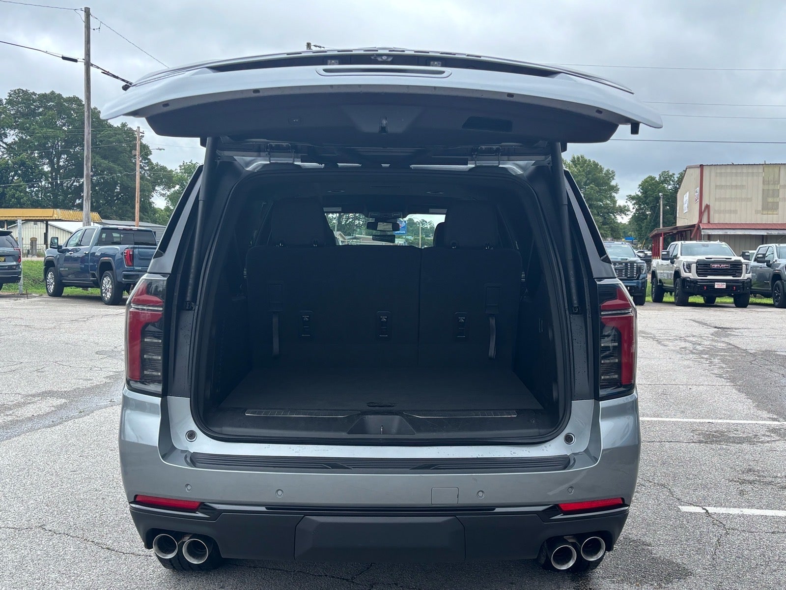 2025 Chevrolet Suburban Z71