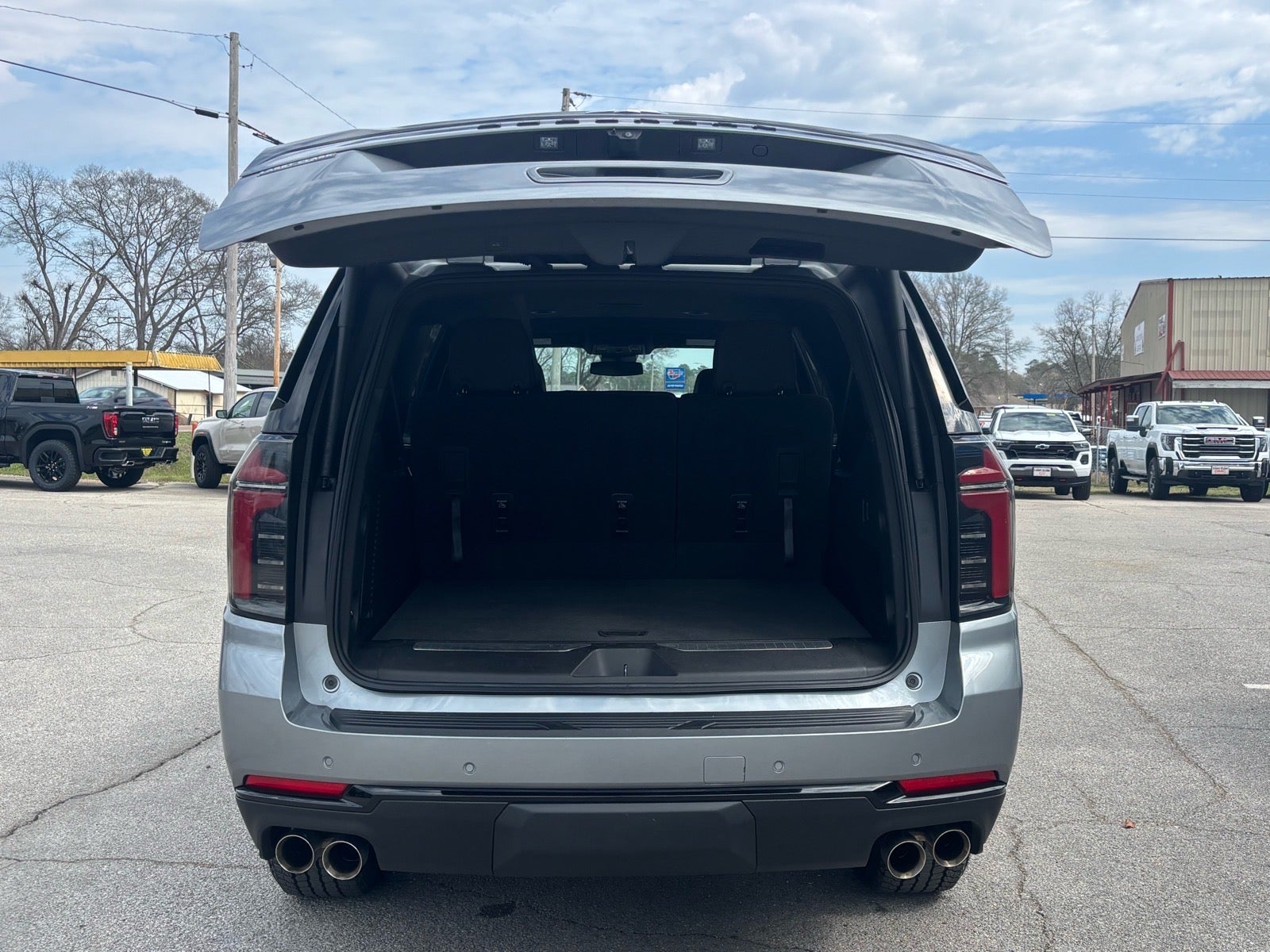 2025 Chevrolet Suburban Z71