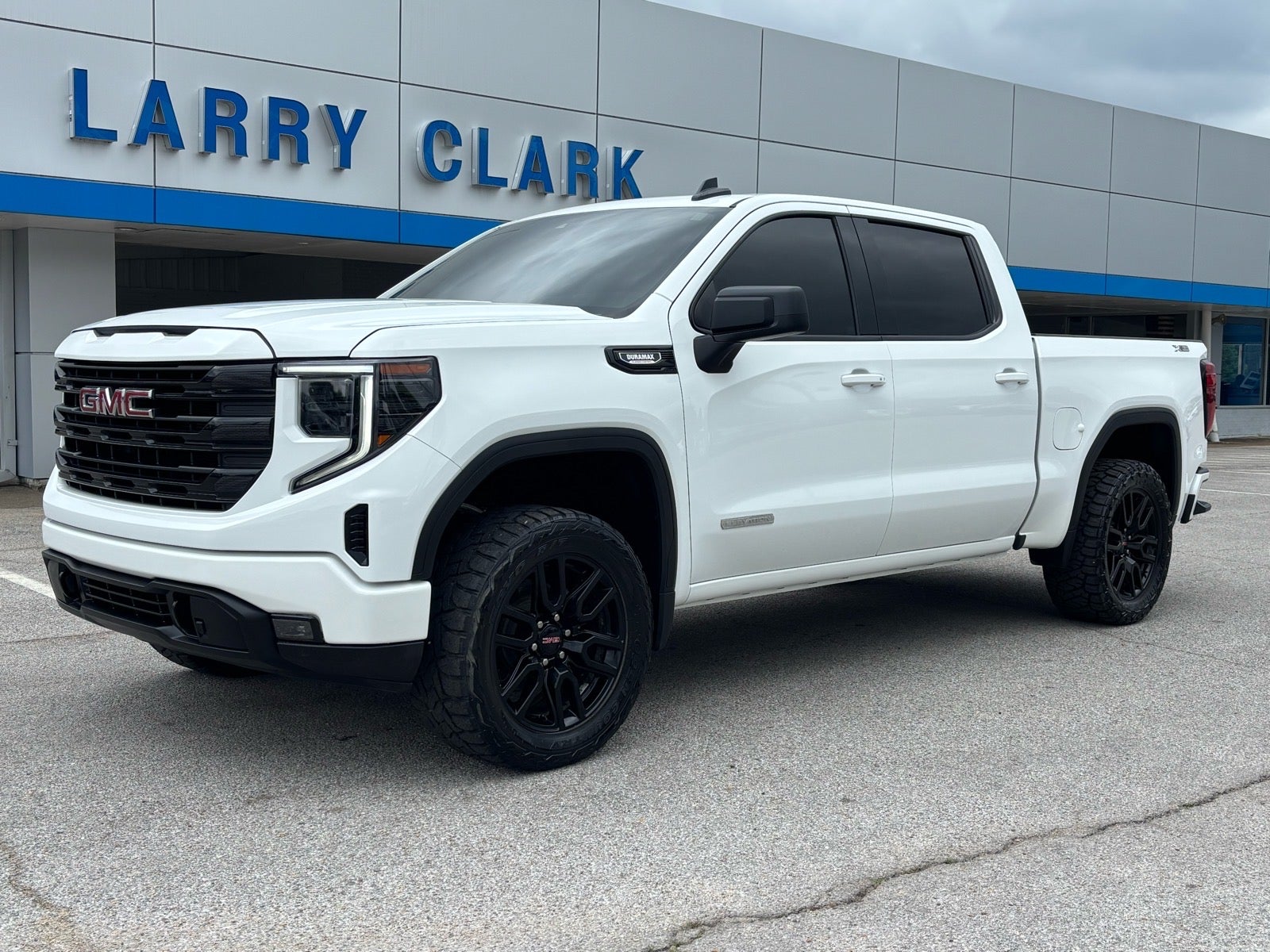 2024 GMC Sierra 4WD Crew Cab Short Box Elevation's photo