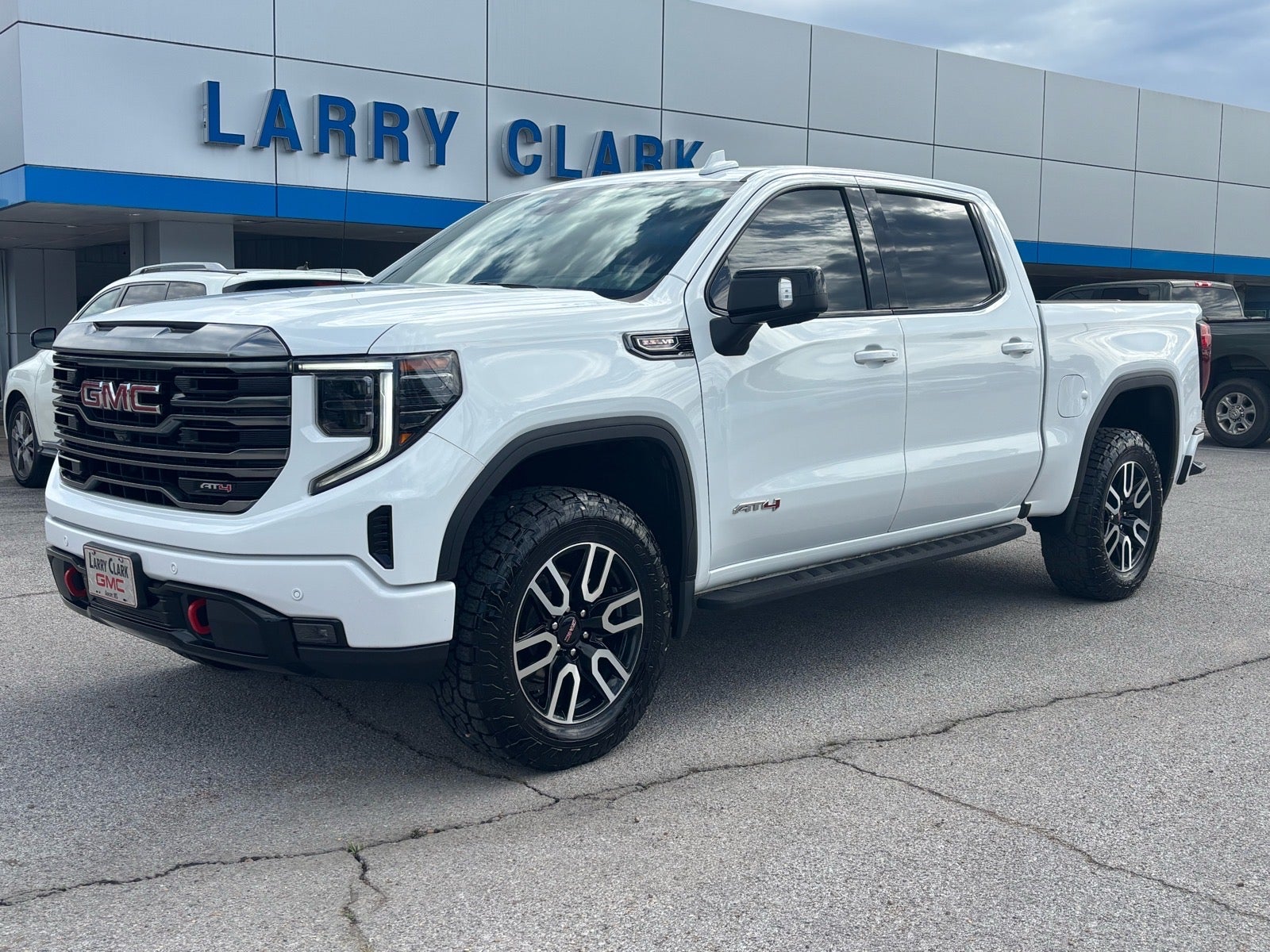 2024 GMC Sierra 4WD Crew Cab Short Box AT4's photo