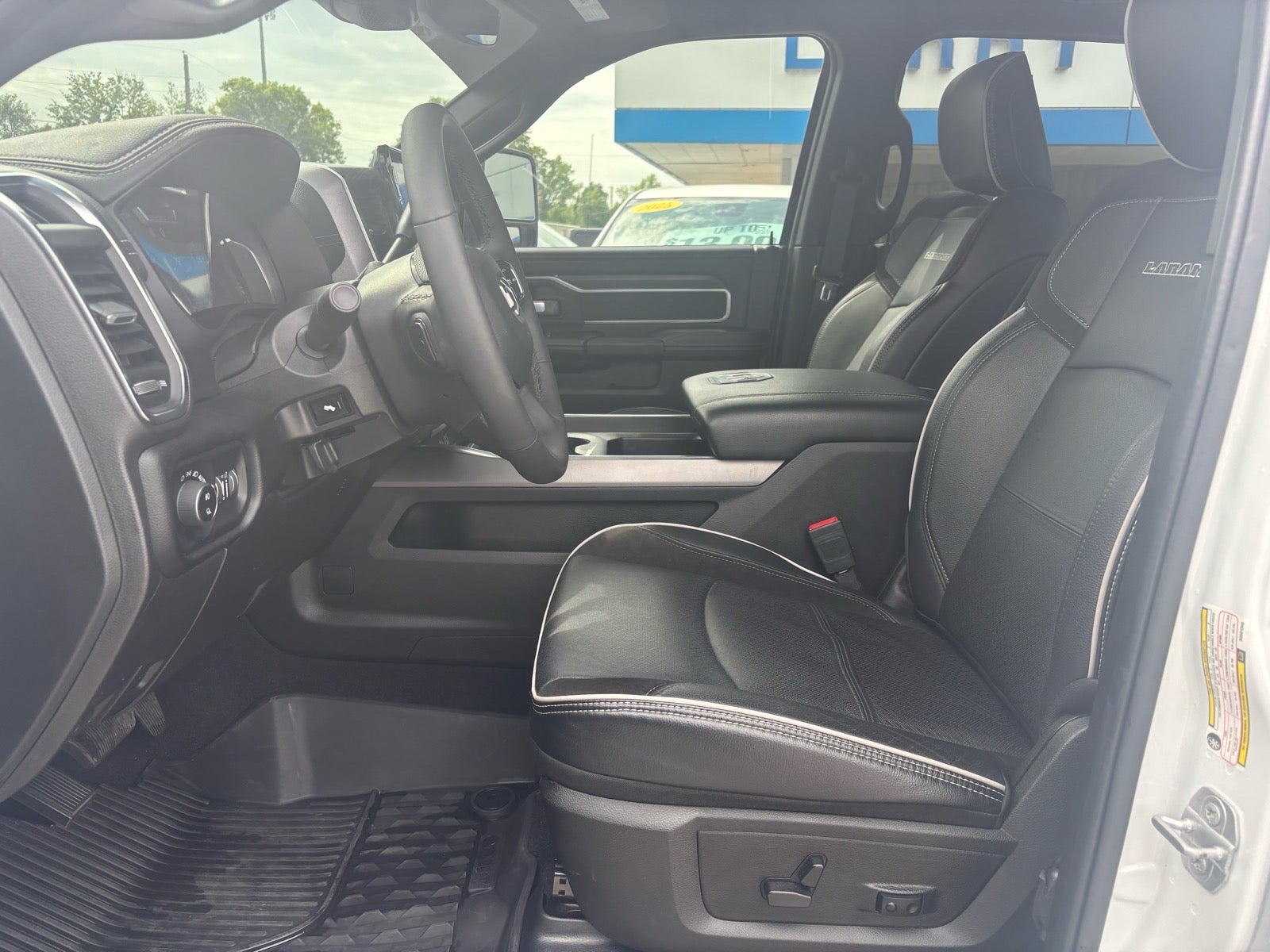 2025 RAM 2500 Laramie Crew Cab 4x4 6'4" Box