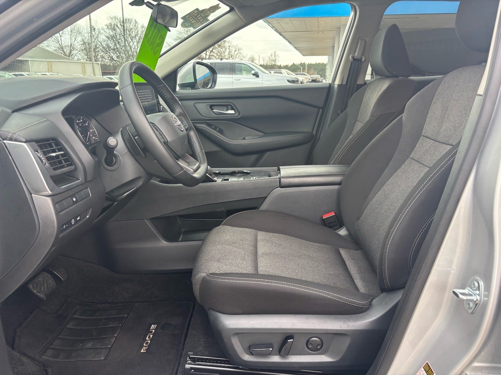 2025 Nissan Rogue SV FWD