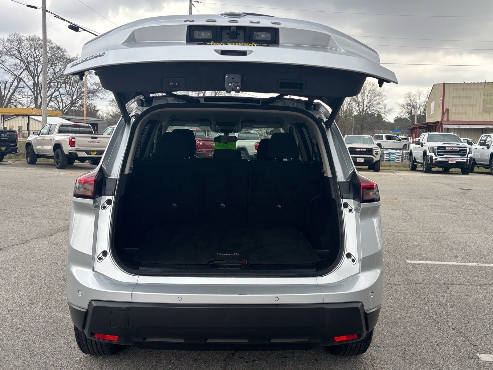 2025 Nissan Rogue SV FWD