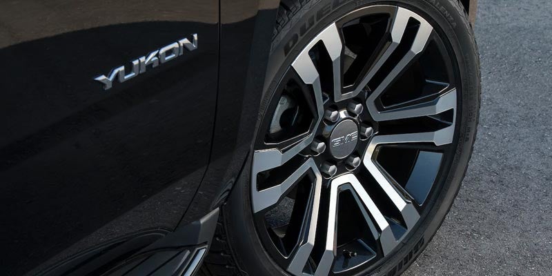 GMC Yukon front alloy wheel view